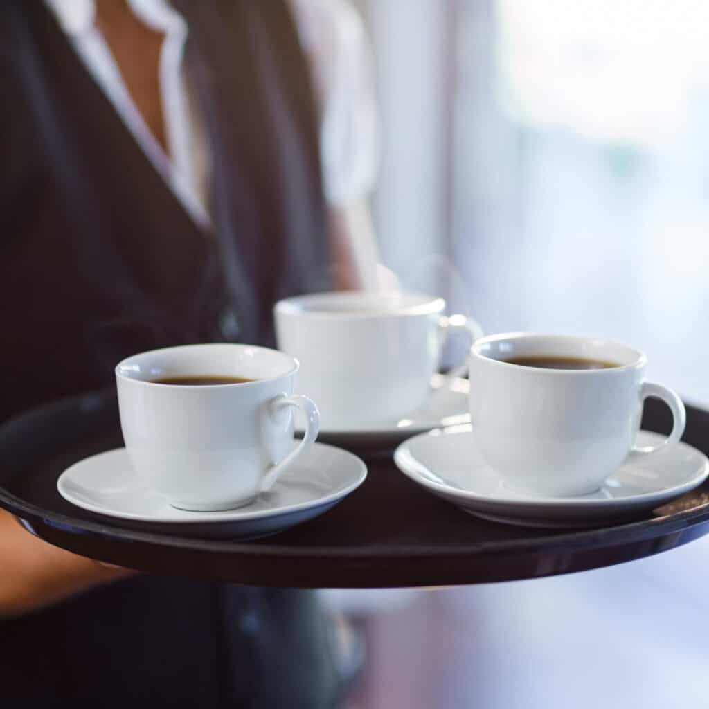 Hostessen mit Kaffee | Busguru