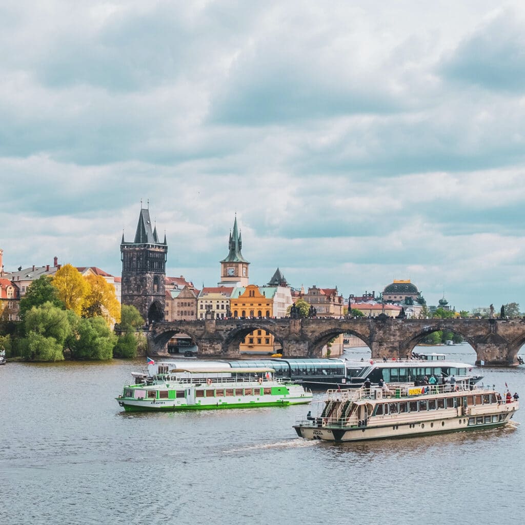 Bus mieten Berlin - Städtereise Prag | Busguru